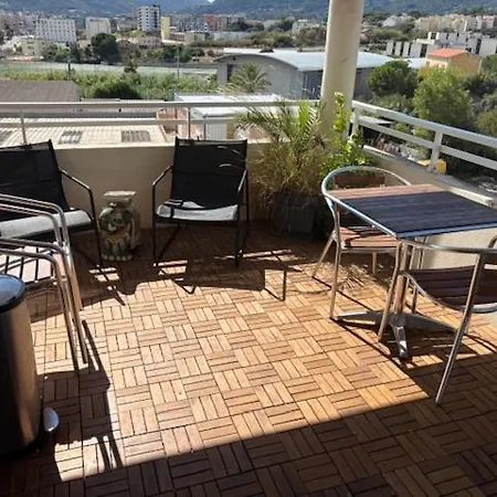 Lumineux 65 M2 A L'entree Ajaccio (Corsica)